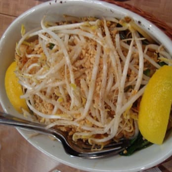Kumare Restaurant & Bakery - Pad Thai - Filipino Near Me - Richmond, British Columbia