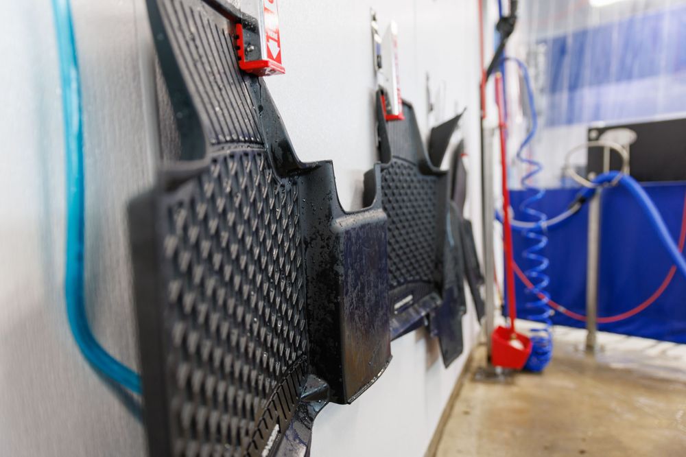 GREAT WHITE CAR WASH Updated August 2024 27 Photos 10004 169th Street NW, Edmonton