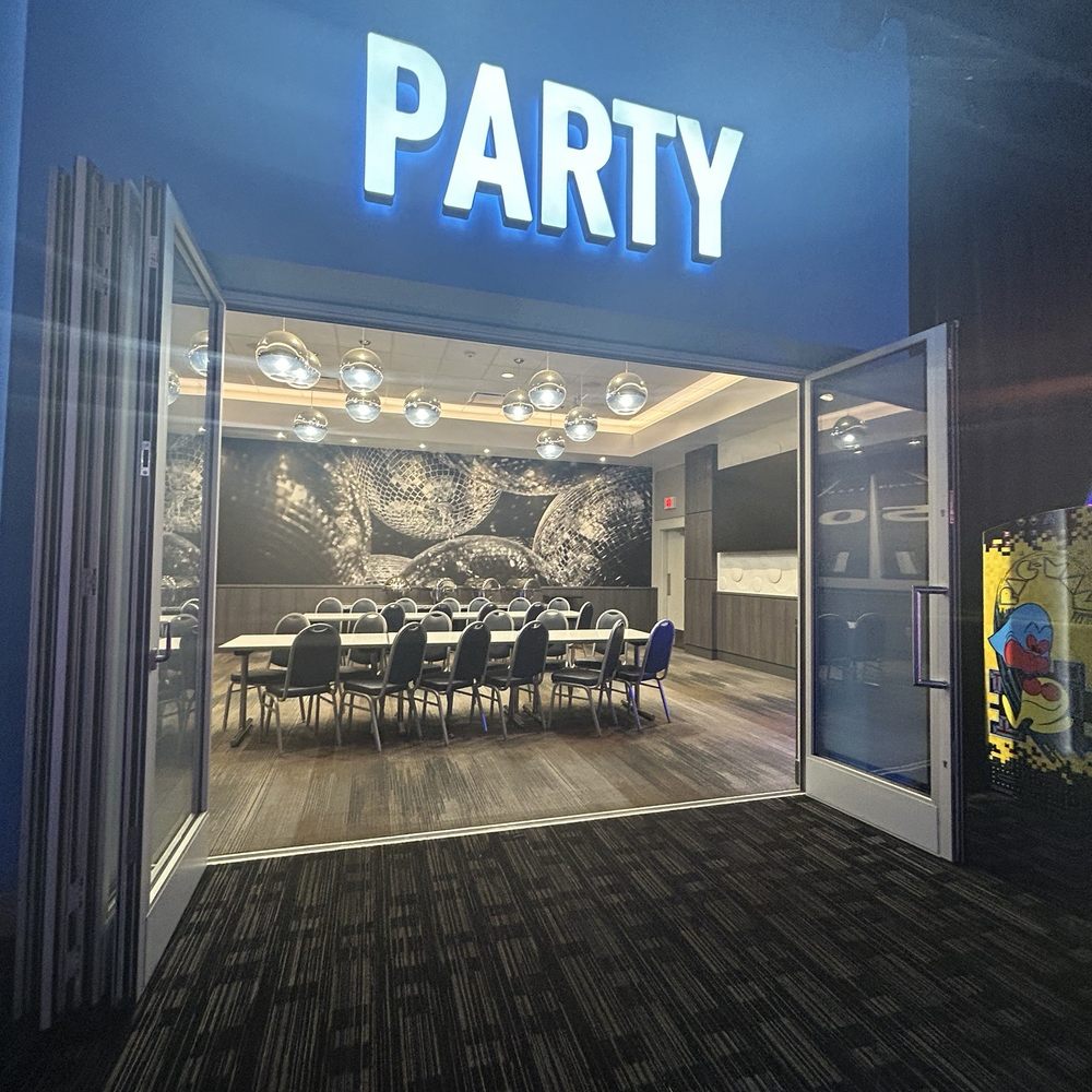 Dave & Buster's Fairfield - Party room - Arcades Near Me - Fairfield, California Dave & Buster's Fairfield - Party room - Arcades Near Me - Fairfield, California