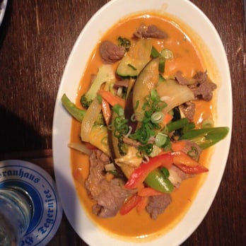 Thai Thuna - Gänggary Nüe Rinderlende in gelber Curry-Kokosnuss-Sauce - Thai Near Me - Taufkirchen, BY Thai Thuna - Gänggary Nüe Rinderlende in gelber Curry-Kokosnuss-Sauce - Thai Near Me - Taufkirchen, BY