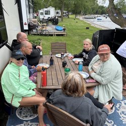 Lake Lizzie Shores Resort & Campground - Everyone is so nice!
