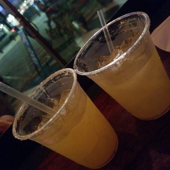 Acua Baja Bar & Mar - Cocktail Bars Near Me - Rosarito, BCN