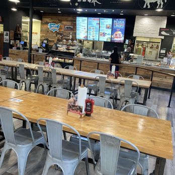 4 Rivers Smokehouse - Inside - Barbeque Near Me - Kissimmee, Florida 4 Rivers Smokehouse - Inside - Barbeque Near Me - Kissimmee, Florida