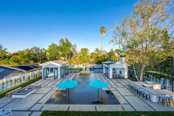 Local Affordable Roofer Logo