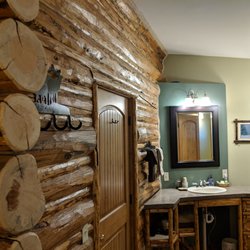 Silvertip Cabins - View from bedroom into vanity area.
