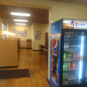 D'Angelo - Dining area - Sandwiches Near Me - Wethersfield, Connecticut