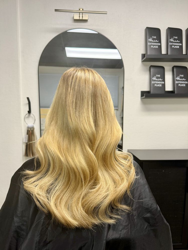 The Hair Extension Place Logo