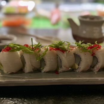 A Roi By Smiley Thai - Pink Hamachi roll - Thai Near Me - Nashville, Tennessee