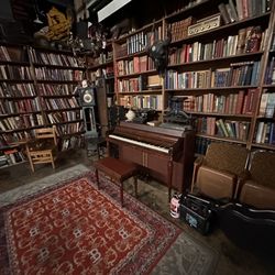 Mutiny Information Cafe - Music area and books