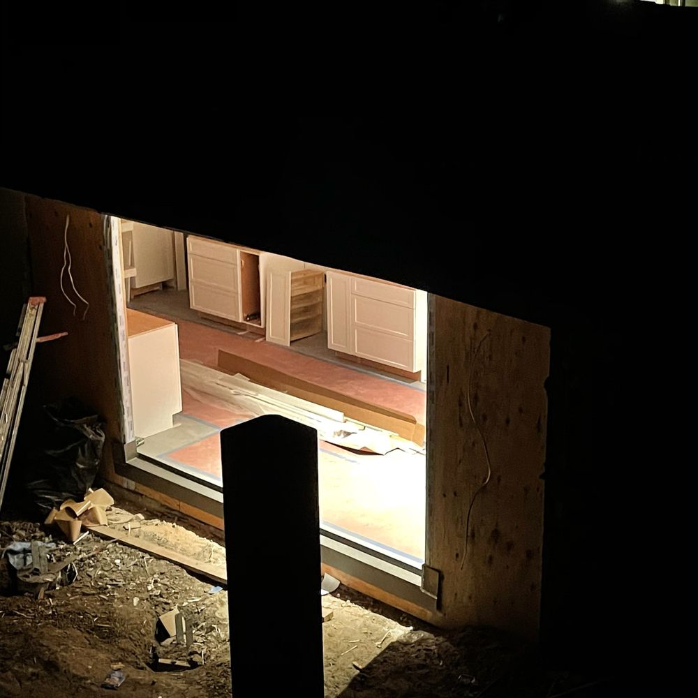 It's 2AM and nobody is home. It's 2AM and nobody is home.
