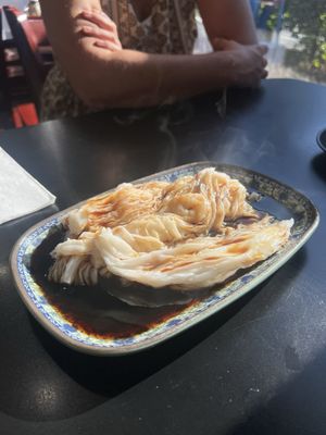 Lee’s Kitchen Noodle & Rice U Dub by null