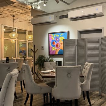 Pier 16 - Interior - Cocktail Bars Near Me - Tybee Island, Georgia
