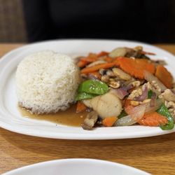 Kumu Thai Restaurant - Cashew stir fried chicken