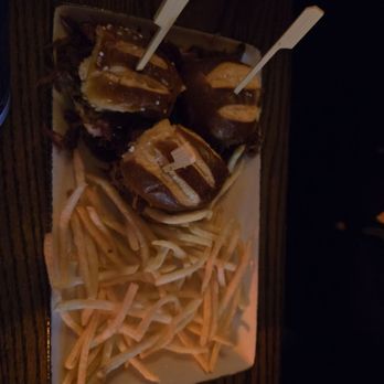Morgan Wallen's This Bar - Brisket sliders - Cocktail Bars Near Me - Nashville, Tennessee Morgan Wallen's This Bar - Brisket sliders - Cocktail Bars Near Me - Nashville, Tennessee