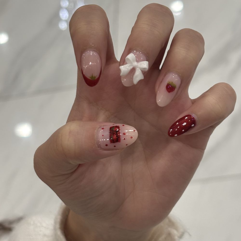 Strawberry nail Strawberry nail