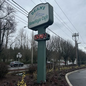 Dean's Homestyle Cafe - American Near Me - Clackamas, Oregon