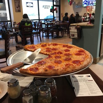 Amici Pizza - Dining area - Pizza Near Me - Mesa, Arizona Amici Pizza - Dining area - Pizza Near Me - Mesa, Arizona
