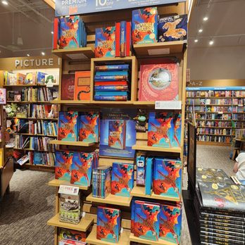 Barnes & Noble - Bookstores Near Me - Delray Beach, Florida