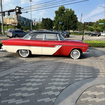 Sunliner Diner - Outside - Diners Near Me - Pigeon Forge, Tennessee Sunliner Diner - Outside - Diners Near Me - Pigeon Forge, Tennessee