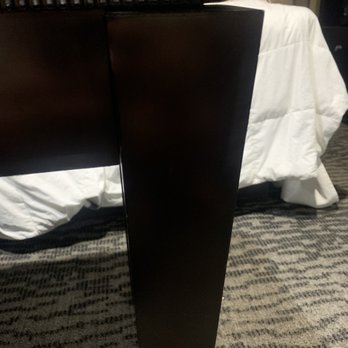 La Quinta by Wyndham Kyle - Austin South - The leg on the table was loose and about to come off. - Hotels Near Me - Kyle, Texas La Quinta by Wyndham Kyle - Austin South - The leg on the table was loose and about to come off. - Hotels Near Me - Kyle, Texas