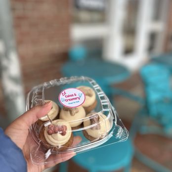 Lil’ Cakes and Creamery - Pupcakes! - Cupcakes Near Me - Gaithersburg, Maryland Lil’ Cakes and Creamery - Pupcakes! - Cupcakes Near Me - Gaithersburg, Maryland