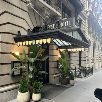 The Tusk Bar - Evelyn Hotel entrance - Cocktail Bars Near Me - New York, New York The Tusk Bar - Evelyn Hotel entrance - Cocktail Bars Near Me - New York, New York