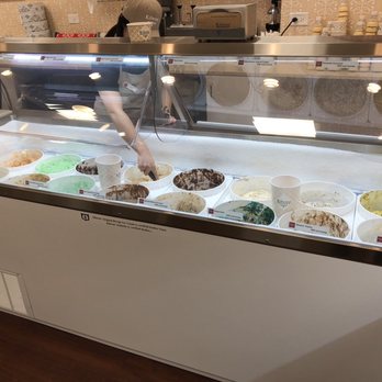 Kilwins Ice Cream - Chocolate - Fudge - Variety of ice cream 2 - Desserts Near Me - Evanston, Illinois