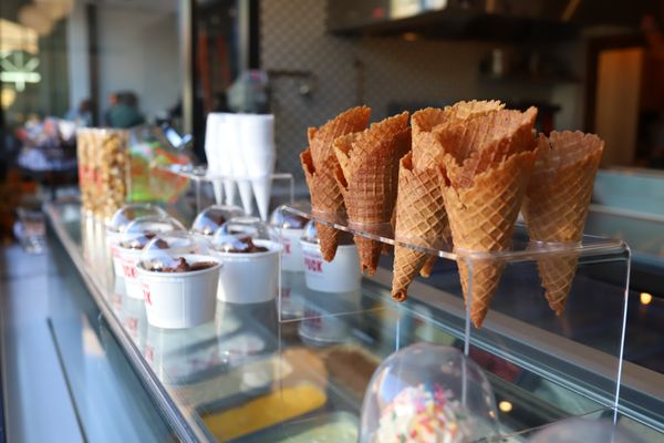 Wolfgang Puck Bar & Grill by null