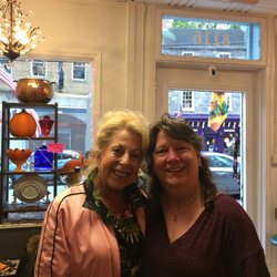 Maxines Antiques & Collectables - Great little shop with my new friend Charlene. So sweet!