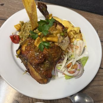 Tullpa Restaurant - Arroz con Pollo - Peruvian Near Me - Des Moines, Iowa