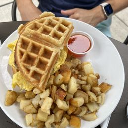 WAFFLE BREAKFAST SANDWICH