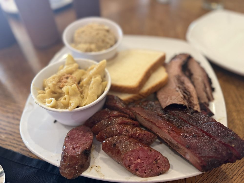 Naaman's BBQ Logo