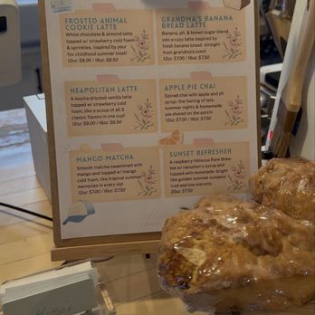 Hatties Coffee House - Desserts Near Me - Whitestown, Indiana