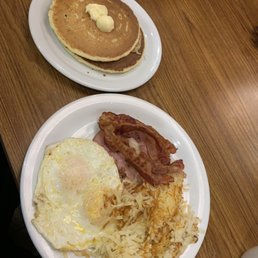 Bacon and eggs with hash and buttermilk pancakes. Aside from the bacon (that we couldn't eat) everything else was really great!