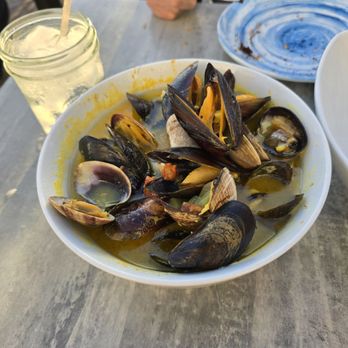 The Deck On Laguna Beach - The muscles in clams and a wine butter sauce - New American Near Me - Laguna Beach, California The Deck On Laguna Beach - The muscles in clams and a wine butter sauce - New American Near Me - Laguna Beach, California
