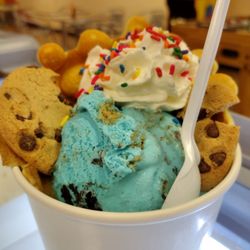 Hola Michoacan - Cookie Monster Bubble Waffle