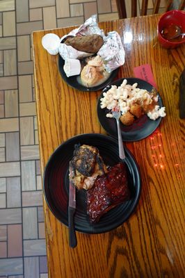 Brooks' House of Bar-B-Q by null