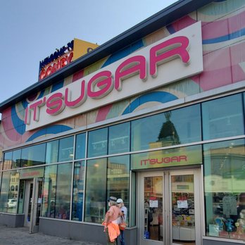 IT'SUGAR - two people standing outside of a store - Candy Stores Near Me - Brooklyn, New York