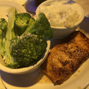 Bubba's 33 - Salmon with steamed broccoli and mashed potatoes - American Near Me - Peoria, Arizona