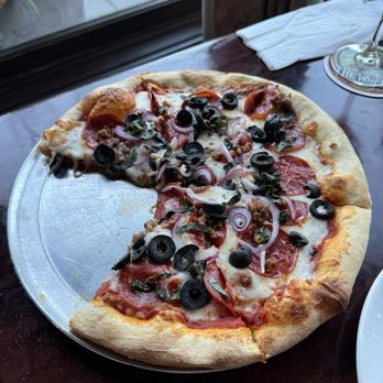 McMenamins Sand Trap Pub - Sandtrap pizza no Canadian bacon added basil - Pubs Near Me - Gearhart, Oregon McMenamins Sand Trap Pub - Sandtrap pizza no Canadian bacon added basil - Pubs Near Me - Gearhart, Oregon