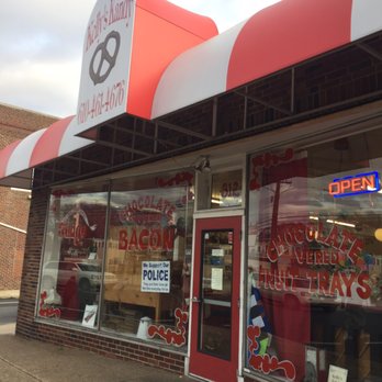 Kelly's Kandy & Nuts - Candy Stores Near Me - Collingdale, Pennsylvania