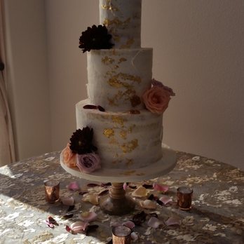 Cakelore - Naked Cake w/24 Karat Gold - Custom Cakes Near Me - Centreville, Virginia