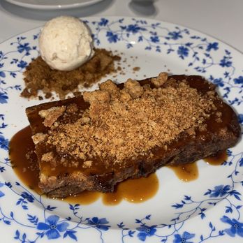 Swan - Sticky Toffee Pudding - Modern European Near Me - Miami, Florida Swan - Sticky Toffee Pudding - Modern European Near Me - Miami, Florida