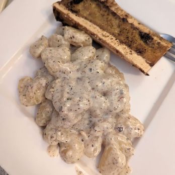 Clandestino wine bar - Bone Marrow over Gnocchi - Pizza Near Me - Toronto, Ontario