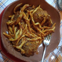 Al Vecchio Aratro - Una modestissima porsioncina di pasta con le polpette (sto esplodendo!)