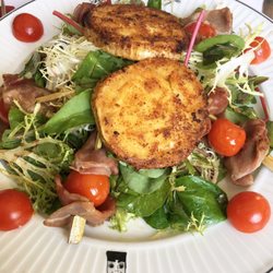 L'Auberge du Village - Grande salade de chèvre chaud