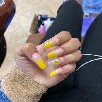 Charisma Nails & Spa - Yellow ombré full set with flower design ! - Nail Salons Near Me - San Antonio, Texas Charisma Nails & Spa - Yellow ombré full set with flower design ! - Nail Salons Near Me - San Antonio, Texas