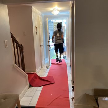 BonzaMovers - Rug so that they can walk on the floor with their shoes - Movers Near Me - Springfield, Virginia