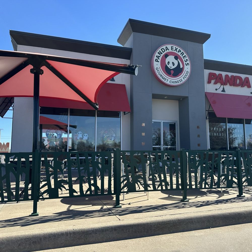 Panda Express - Patio seating - Chinese Near Me - Tulsa, Oklahoma