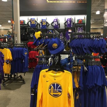DICK'S Sporting Goods - Outdoor Gear Near Me - Sacramento, California DICK'S Sporting Goods - Outdoor Gear Near Me - Sacramento, California